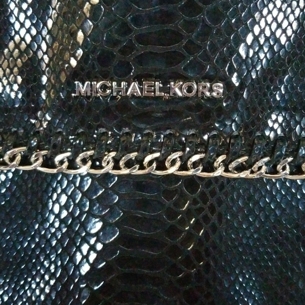 Michael Kors Chelsea Python Embossed Clutch Black - Picture 4 of 8